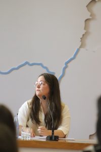 Lorena Boga en el Parlamento
